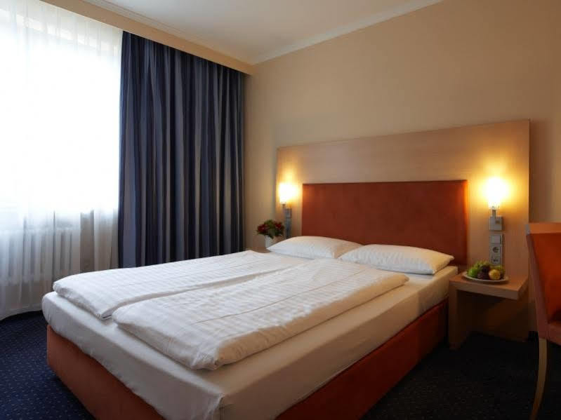 Intercityhotel Stuttgart Exterior foto