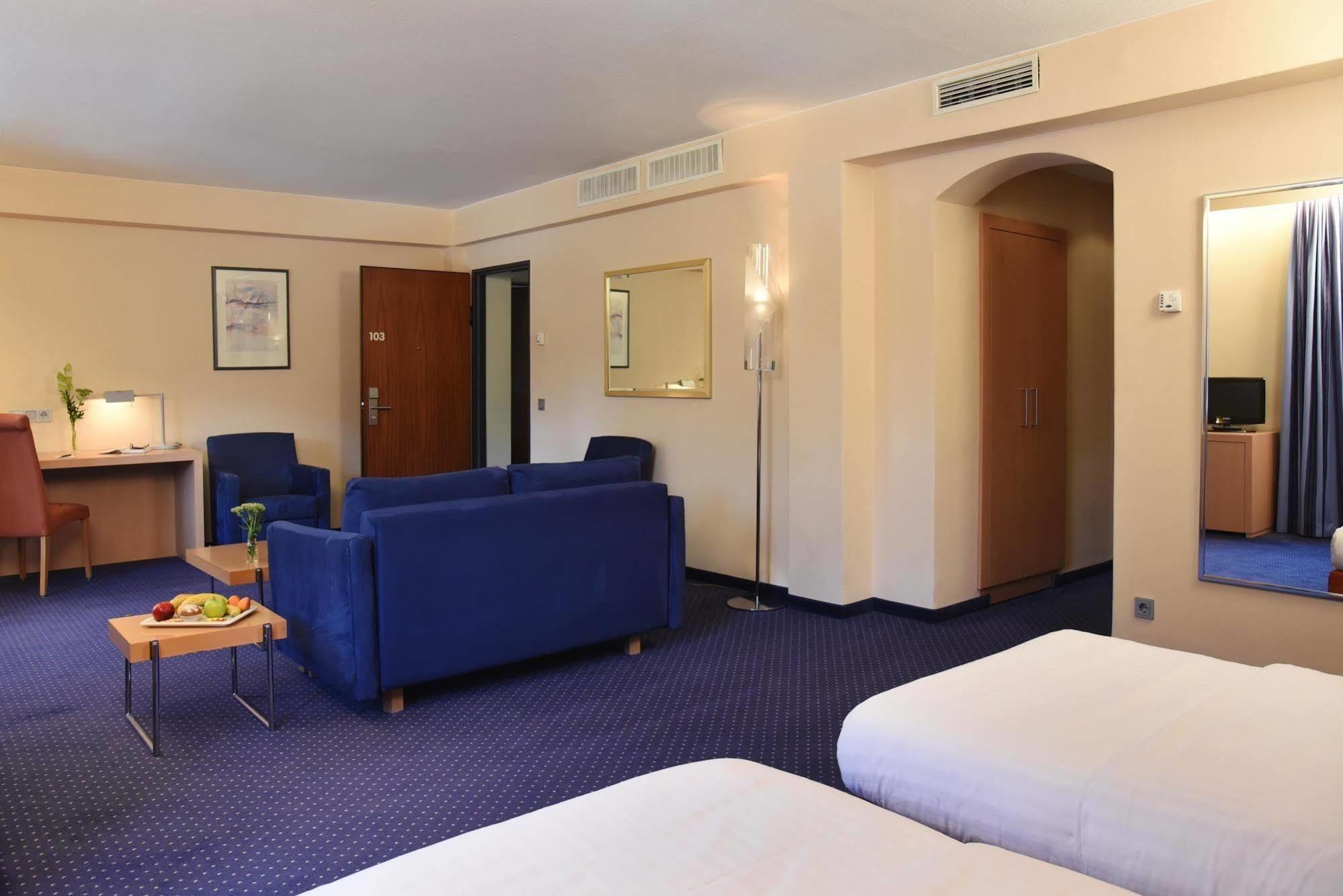 Intercityhotel Stuttgart Exterior foto