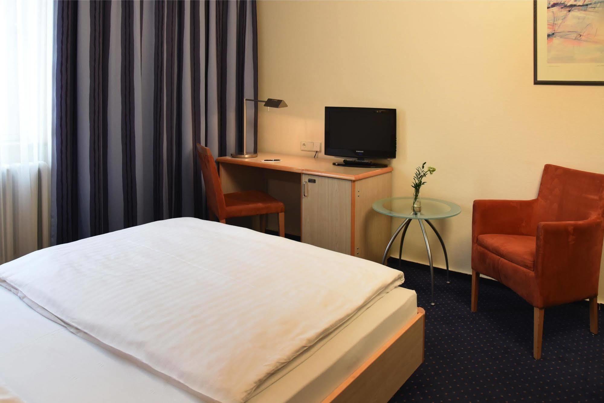 Intercityhotel Stuttgart Exterior foto